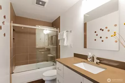 24827 13th Avenue S, Des Moines, WA 98198 - Photo 17