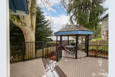 19321 Kenlake Place NE, Kenmore, WA 98028 - Photo 29
