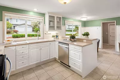 19321 Kenlake Place NE, Kenmore, WA 98028 - Photo 7