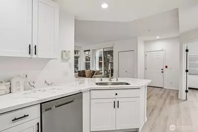 23760 SE 52nd Lane #14-1, Issaquah, WA 98029 - Photo 7