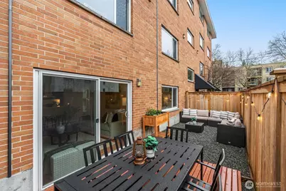 845 NE 125th Street #103, Seattle, WA 98125 - Photo 17