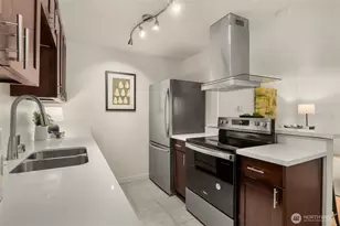 845 NE 125th St, Seattle, WA 98125 - Photo 9