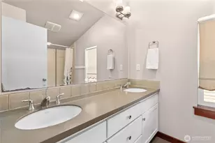 4005 7th Ave NE, Seattle, WA 98105 - Photo 17