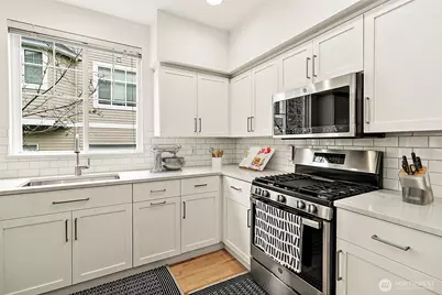 6731 161st Avenue SE #B, Bellevue, WA 98006 - Photo 13