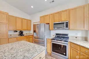 15104 148th St E, Orting, WA 98360 - Photo 9