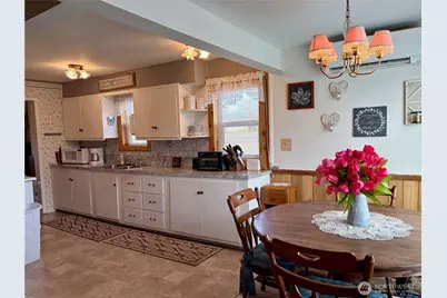 10388 Largent Street NE, Coulee City, WA 99115 - Photo 3