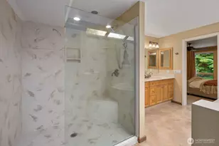 22720 NE 46th St, Redmond, WA 98053 - Photo 29