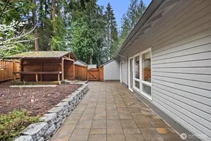 22720 NE 46th St, Redmond, WA 98053 - Photo 33