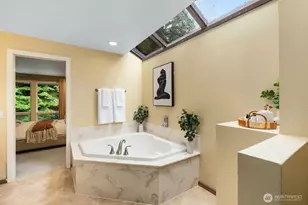 22720 NE 46th St, Redmond, WA 98053 - Photo 29
