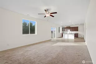 11948 64th St E, Puyallup, WA 98372 - Photo 7