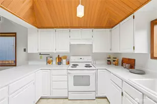 2545 NE 95th St, Seattle, WA 98115 - Photo 17