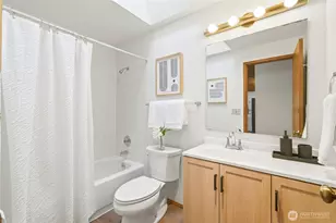 2545 NE 95th St, Seattle, WA 98115 - Photo 21