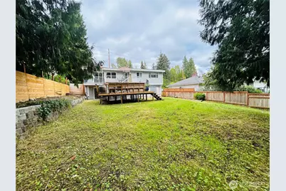 10231 NE 24th Street, Bellevue, WA 98004 - Photo 21