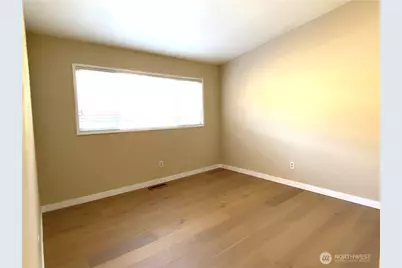 10231 NE 24th Street, Bellevue, WA 98004 - Photo 11