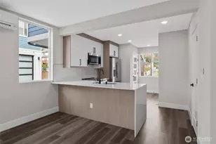 503 NE 42nd St, Seattle, WA 98105 - Photo 11