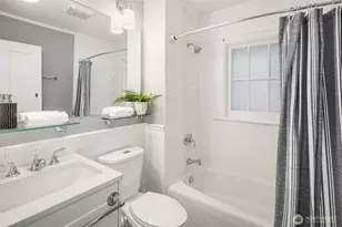 4422 Montana Circle W, Seattle, WA 98199 - Photo 17