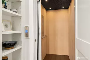 8004 Burke Ave N, Seattle, WA 98103 - Photo 15