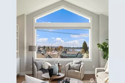 8004 Burke Avenue N, Seattle, WA 98103 - Photo 5