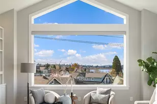 8004 Burke Ave N, Seattle, WA 98103 - Photo 5