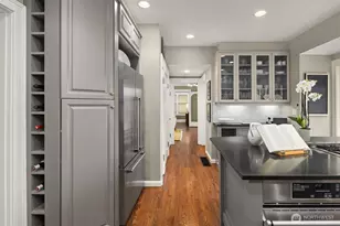 3609 Burke Ave N, Seattle, WA 98103 - Photo 13