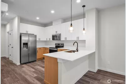 15613 Admiralty Way #B5, Lynnwood, WA 98087 - Photo 3