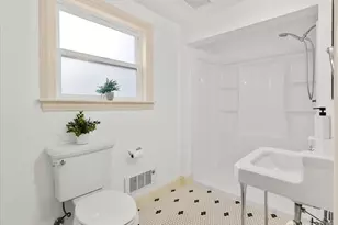 10740 Interlake Ave N, Seattle, WA 98133 - Photo 17