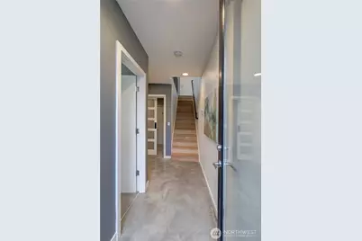 3931 California Avenue SW, Seattle, WA 94116 - Photo 3