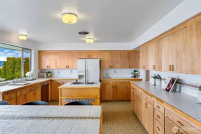 2402 11th Street, Anacortes, WA 98221 - Photo 17