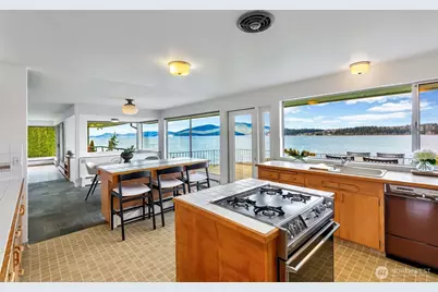 2402 11th Street, Anacortes, WA 98221 - Photo 15