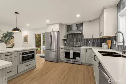 7017 NE 155th Place, Kenmore, WA 98028 - Photo 11