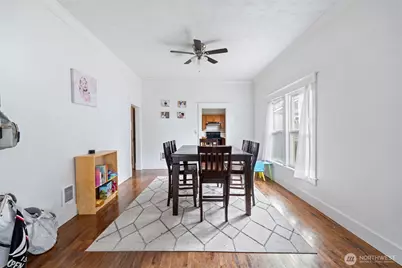 214 N Washington Avenue, Centralia, WA 98531 - Photo 9