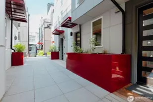 1709 20th Ave, Seattle, WA 98122 - Photo 3