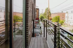 1709 20th Ave, Seattle, WA 98122 - Photo 9