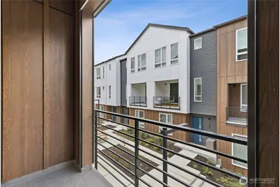12217 137th Place NE #2704, Redmond, WA 98052 - Photo 3