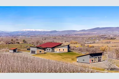 4232 Desmarais Road, Moxee, WA 98936 - Photo 3