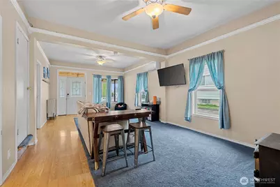 1011 E Fairhaven Avenue, Burlington, WA 98233 - Photo 5