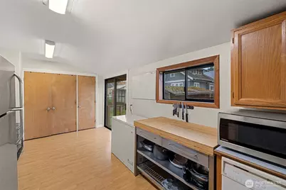 1011 E Fairhaven Avenue, Burlington, WA 98233 - Photo 9