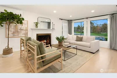 2830 32nd Avenue W, Seattle, WA 98199 - Photo 3