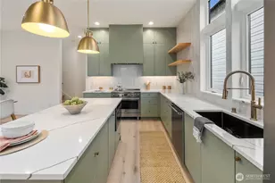 522 NE 89th St, Seattle, WA 98115 - Photo 13