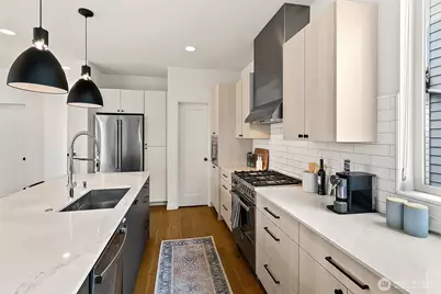 9212 11th Avenue NW, Seattle, WA 98117 - Photo 7