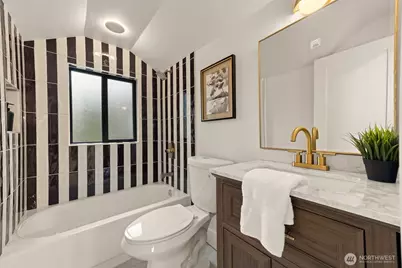 7727 19th Avenue NW, Seattle, WA 98117 - Photo 19