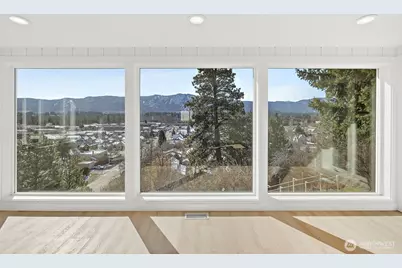 205 W 5th Street, Cle Elum, WA 98922 - Photo 3