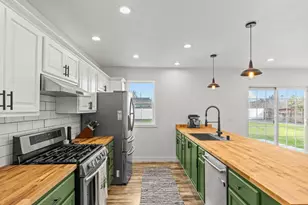 1355 McHugh Ave, Enumclaw, WA 98022 - Photo 13