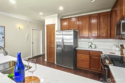 626 Glen Street #201, Edmonds, WA 98020 - Photo 17