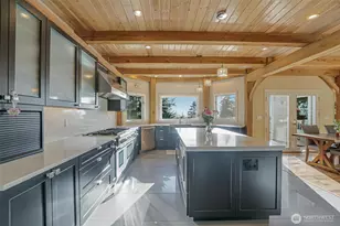 528 Waynes Ridge Cir, Camano Island, WA 98282 - Photo 13