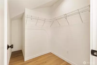 8253 Densmore Avenue N, Seattle, WA 98103 - Photo 21