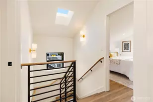 8253 Densmore Ave N, Seattle, WA 98103 - Photo 15