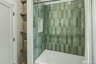 604 N 44th St, Seattle, WA 98103 - Photo 15