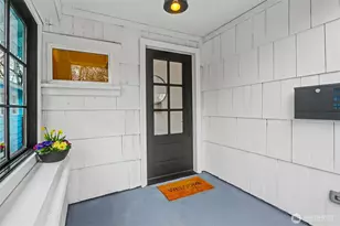 604 N 44th St, Seattle, WA 98103 - Photo 3