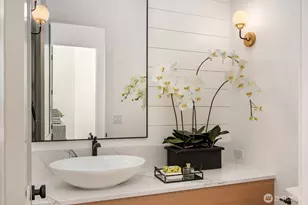 9812 NE 31st St, Bellevue, WA 98004 - Photo 15